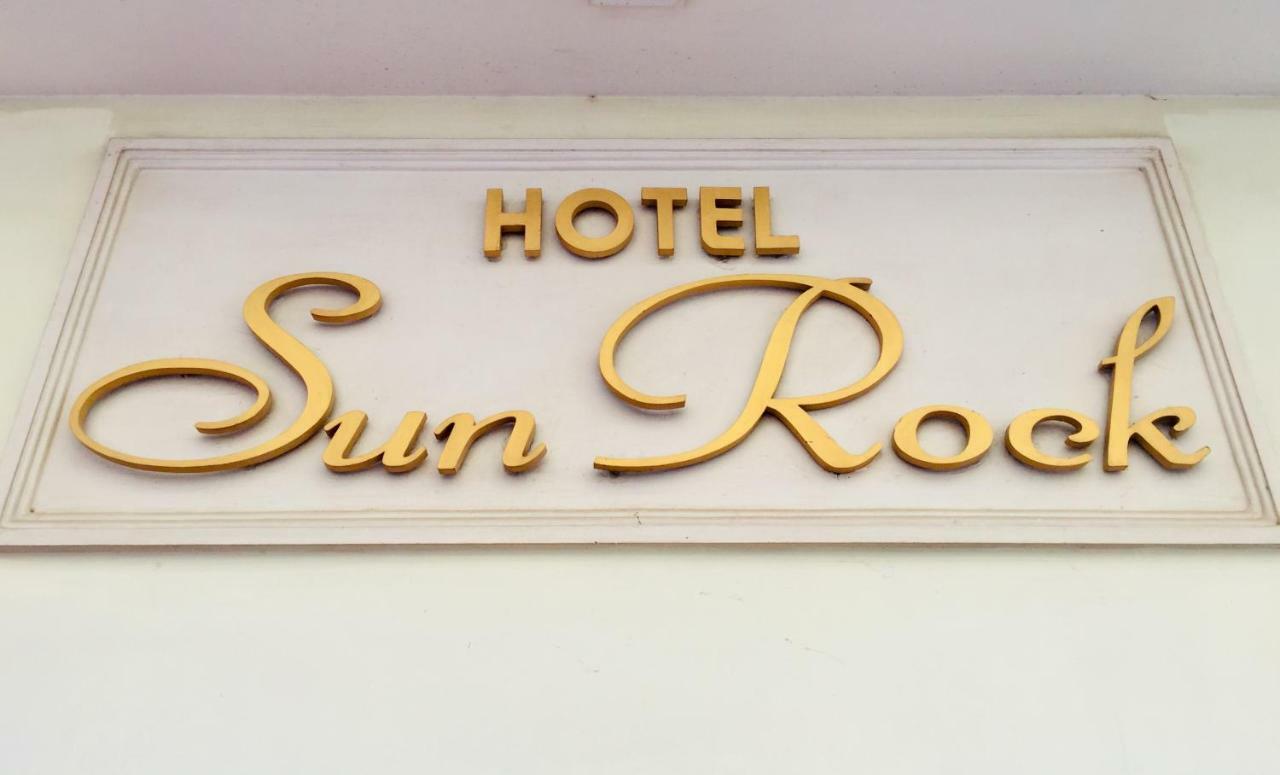 Hotel Sun Rock Канякумари Екстериор снимка